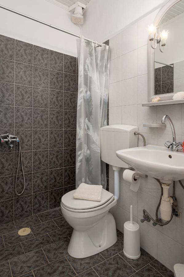 Sofia Rooms Pitsidia Extérieur photo