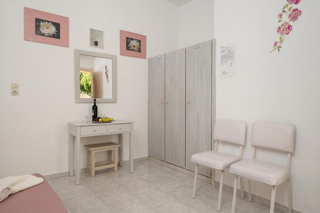 Sofia Rooms Pitsidia Extérieur photo